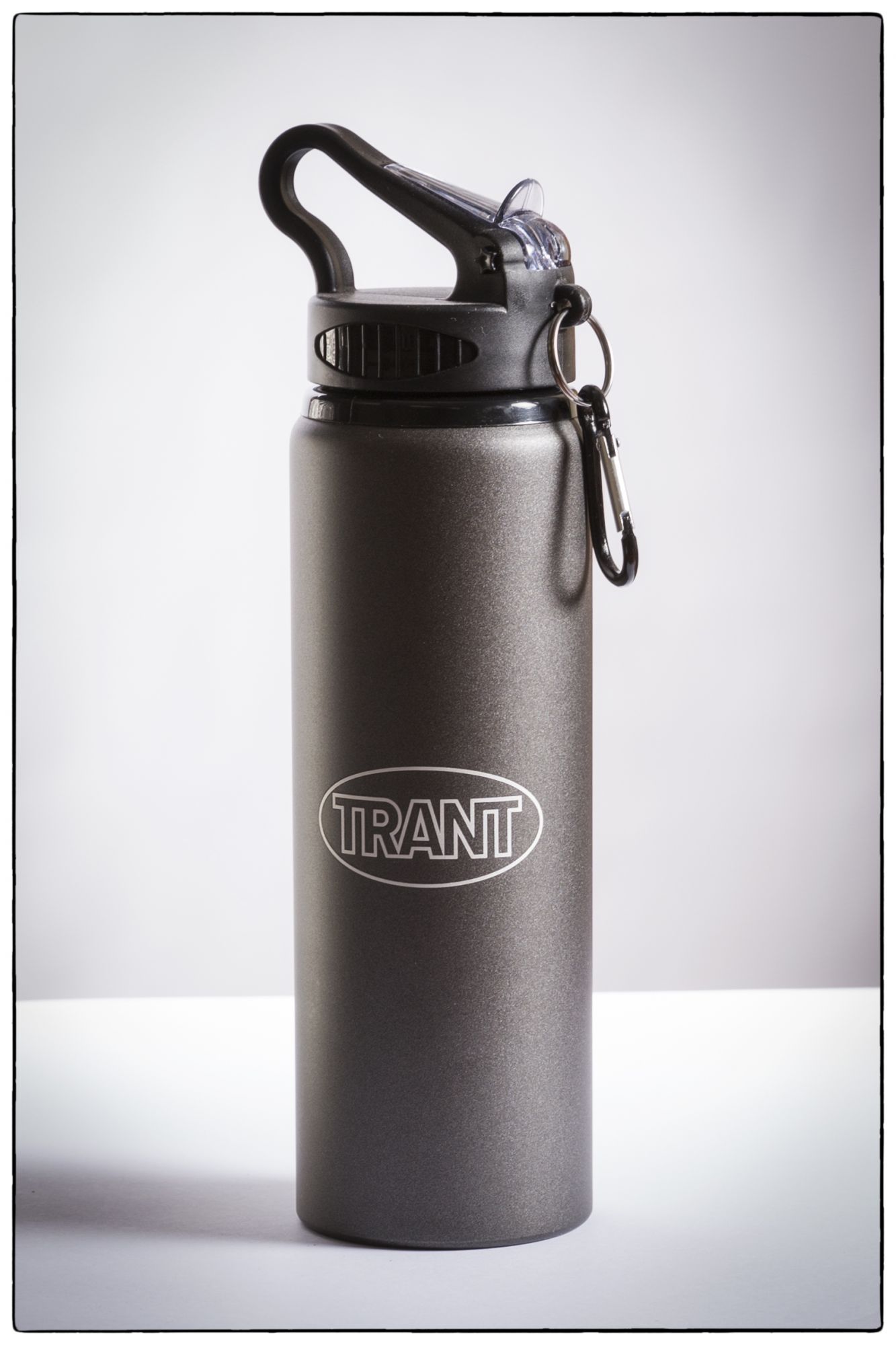 Trant water bottle  border